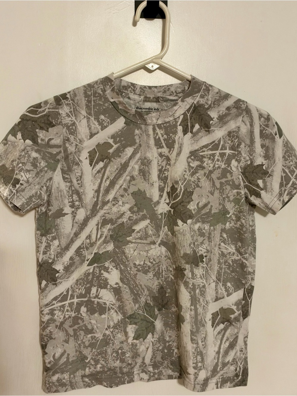abercrombie kids - Boys Size 13/14 - Gray Camo Short-Sleeve Tee